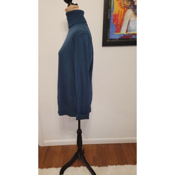 L.L. Bean Long Sleeve Sweater - Picture 3 of 7